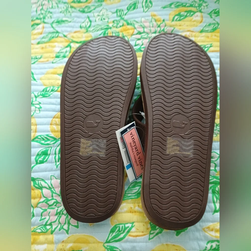 NWT Vineyard Vines Men's Leather Flip Flops - 9